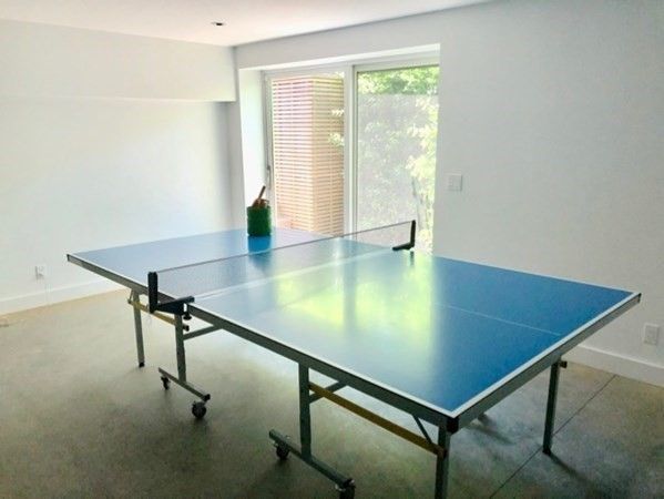 Game Room, Interior
