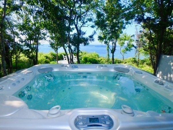 Exterior, Hot Tub, Water