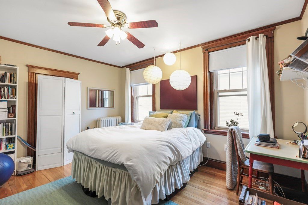 Bedroom, Interior, Pendant Lights, Wood Texture Flooring