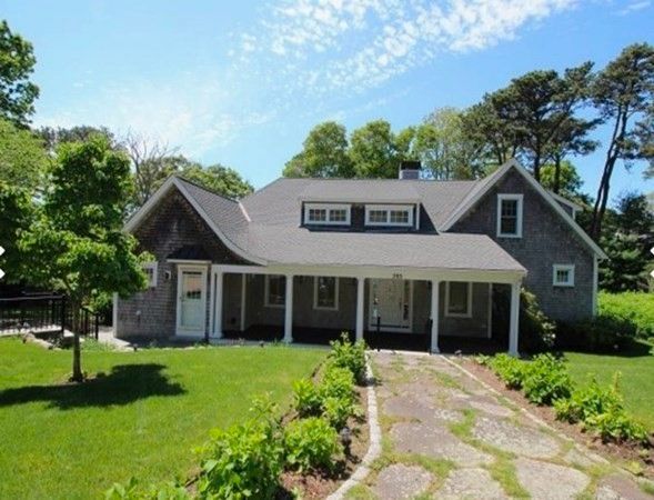 Backyard, Exterior, Facade, Ranch