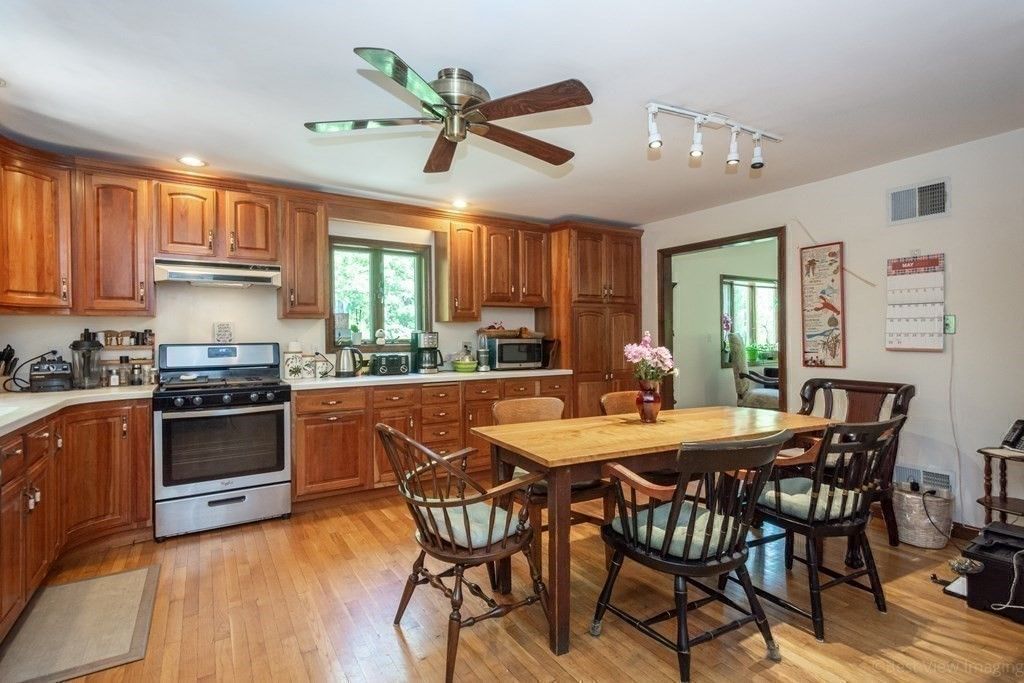 Dining room, Interior, Kitchen, Recessed Lighting, Wood Texture Flooring