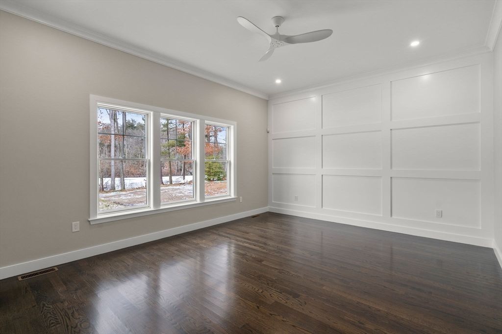 Empty room, Interior, Recessed Lighting, Wood Texture Flooring