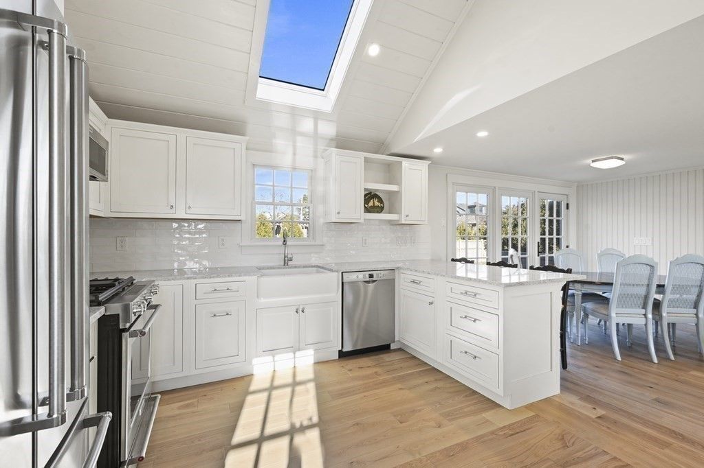Dining room, Interior, Kitchen, Recessed Lighting, Stainless Steel Appliances, Wood Texture Flooring