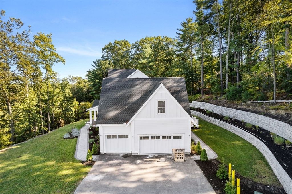 Detached Garage, Exterior