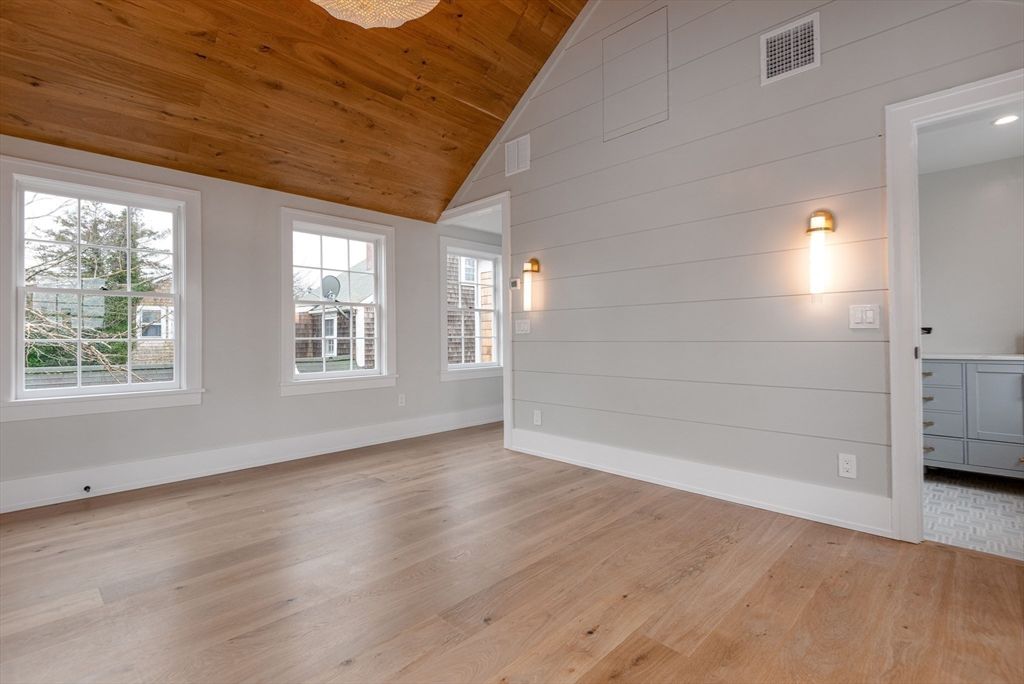 Empty room, Interior, Recessed Lighting, Wooden Ceilings, Wood Texture Flooring