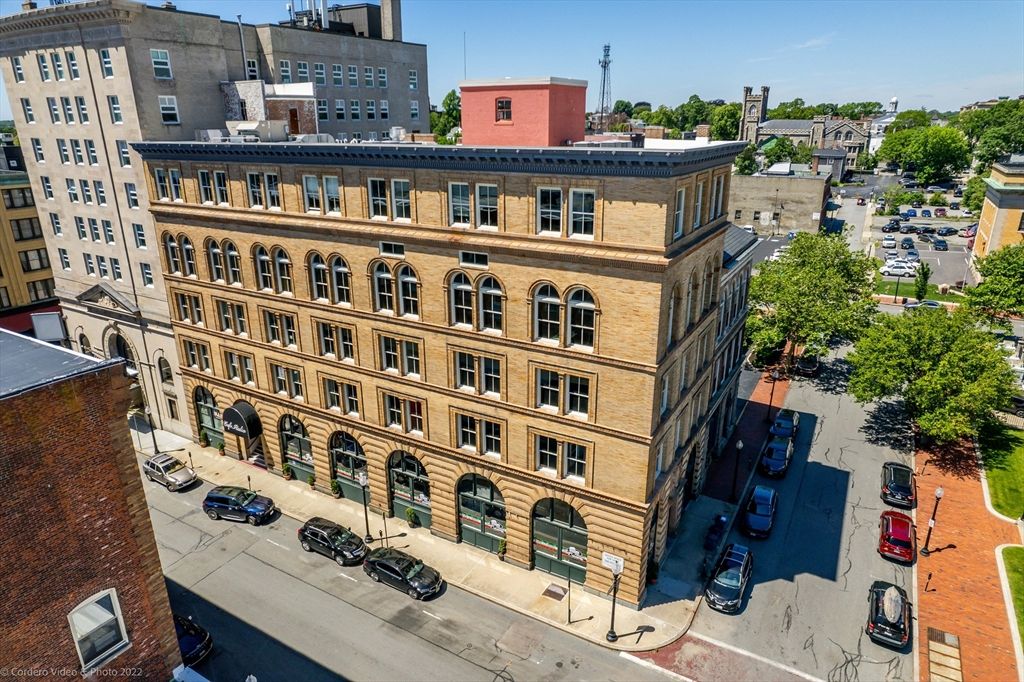 Exterior, Facade, Chicago School