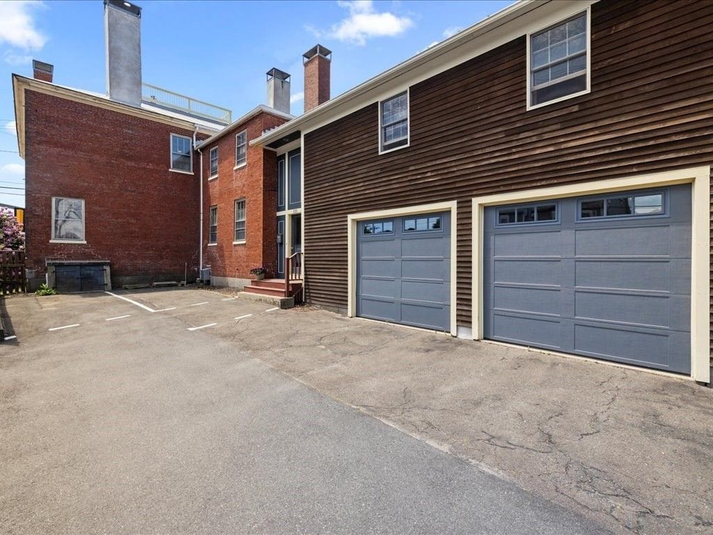 Attached, Exterior, Facade, Brick Facade, None