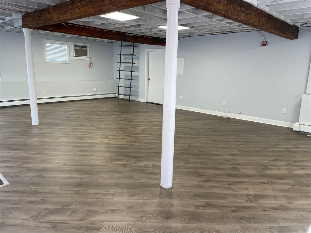 Empty room, Interior, Wooden Beams, Wood Texture Flooring