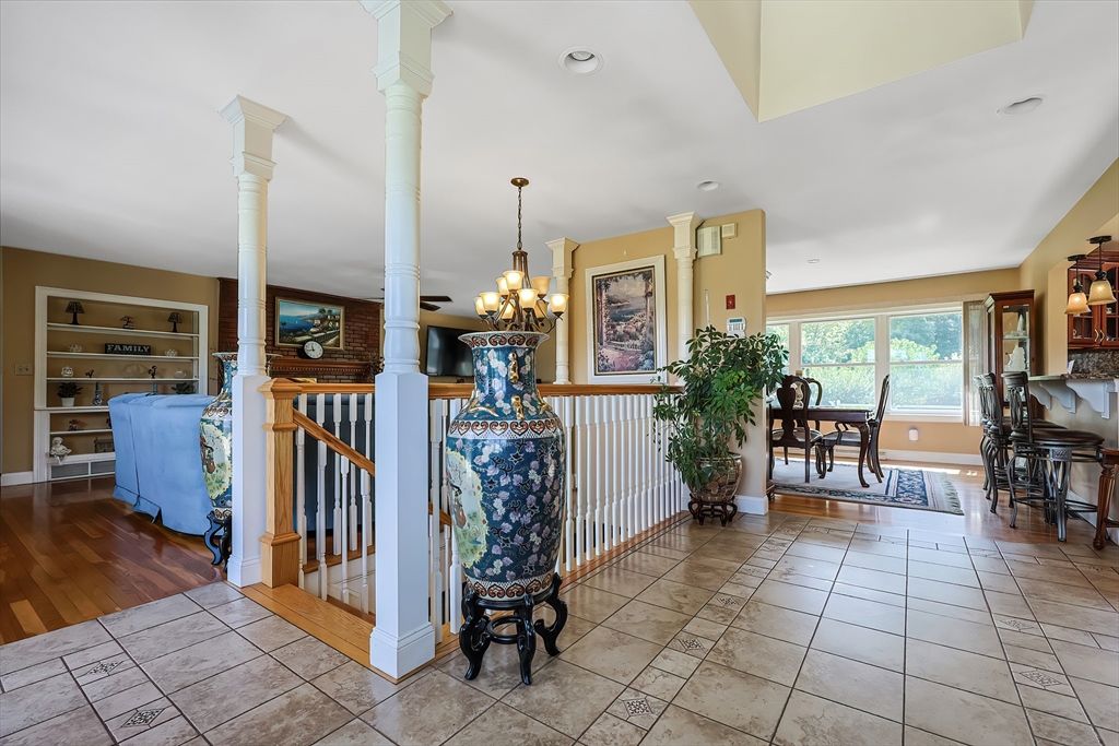 Chandelier, Dining room, Interior, Recessed Lighting, Wood Texture Flooring