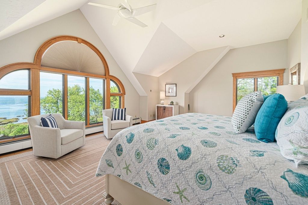 Bedroom, Interior, Recessed Lighting, Water