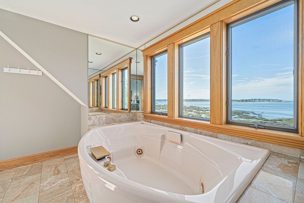 Bathroom, Interior, Recessed Lighting, Water