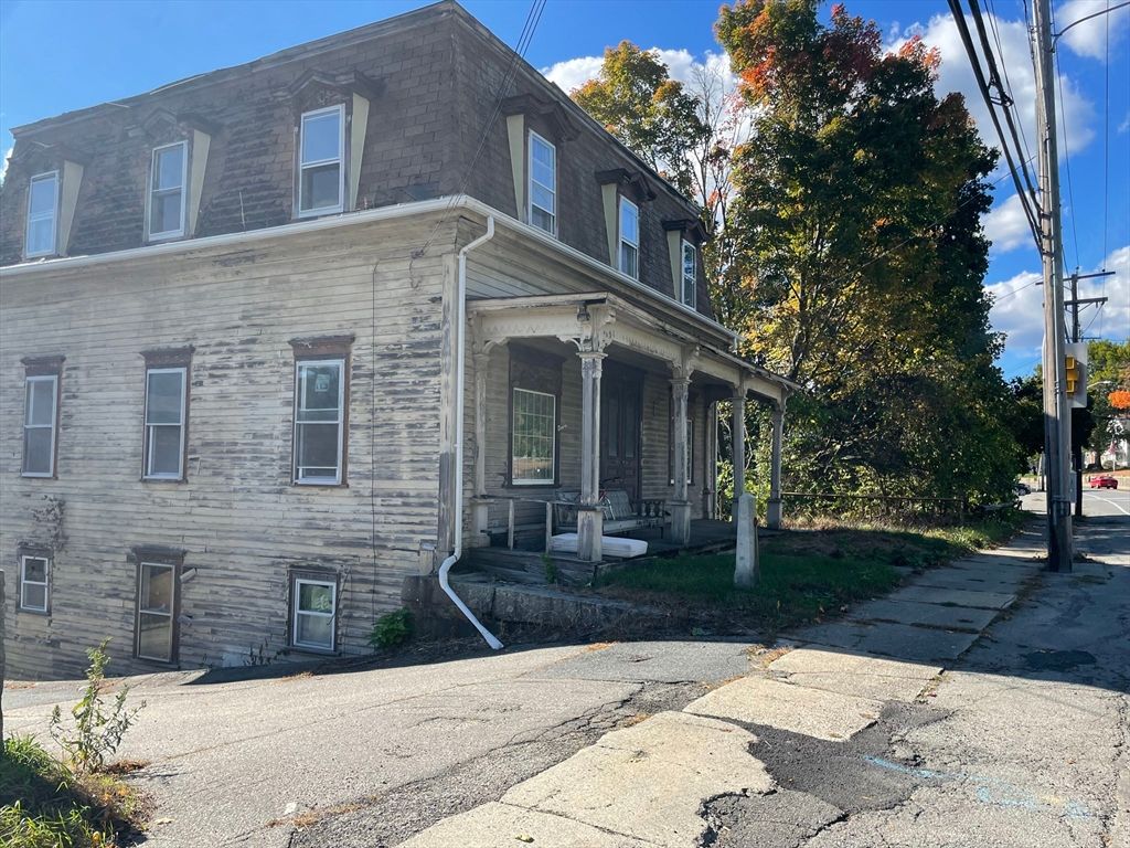 Exterior, Facade, Georgian