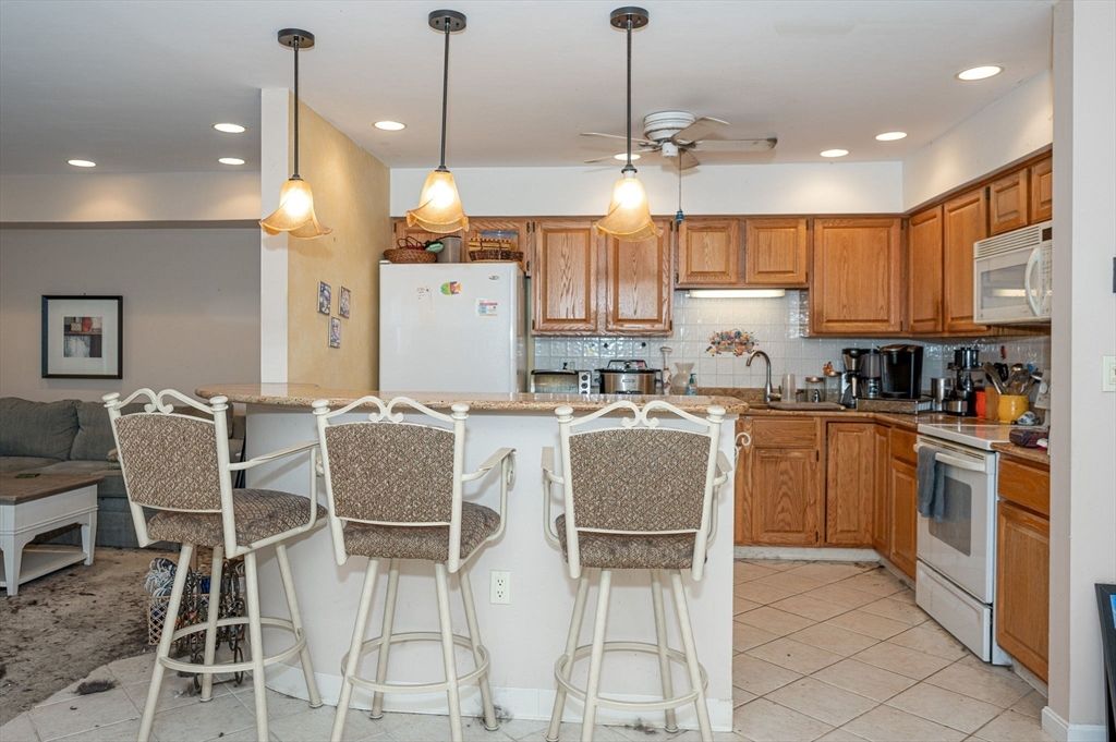 Interior, Kitchen, Pendant Lights, Recessed Lighting