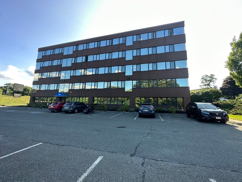 Exterior, Facade, Highrise