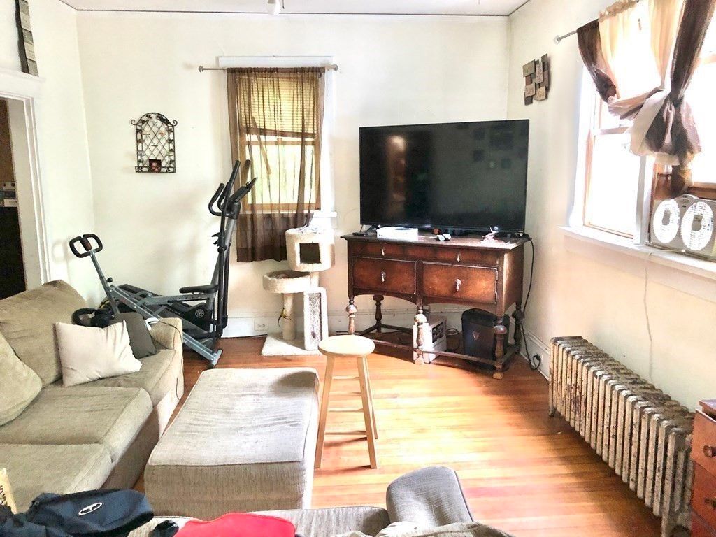 Fitness Equipment, Interior, Living room, Wood Texture Flooring