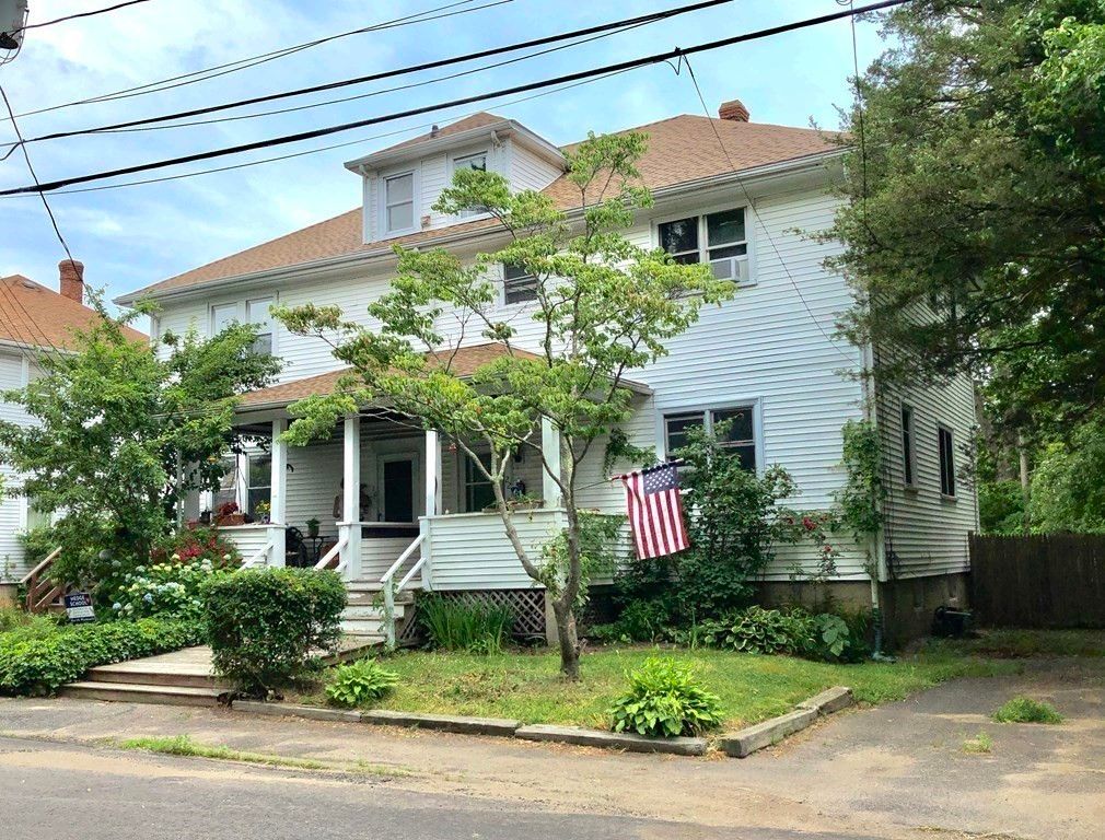 Exterior, Facade, American Foursquare
