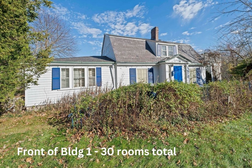 Exterior, Facade, Cape Cod