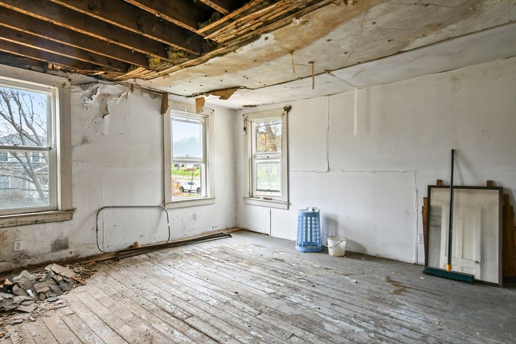 Empty room, Interior, Wooden Beams, Wood Texture Flooring