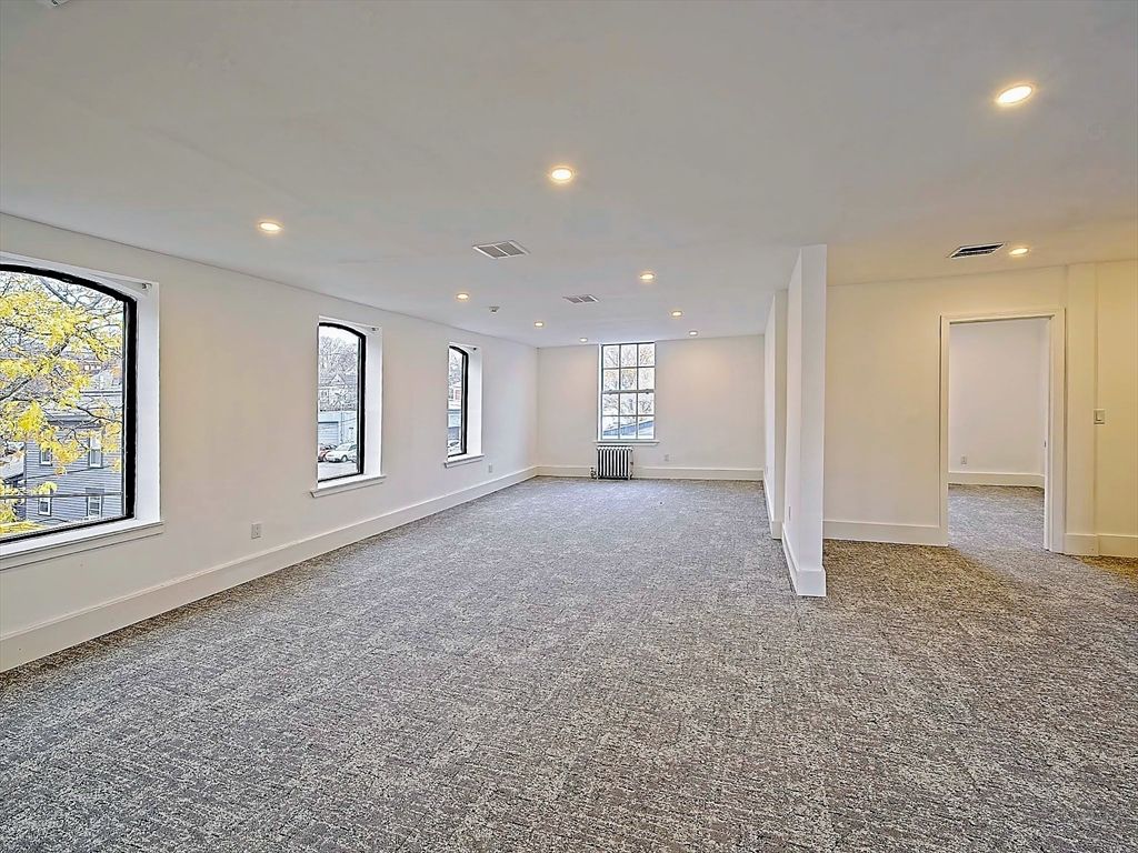 Empty room, Interior, Recessed Lighting