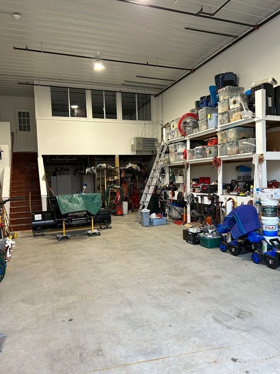 Garage, Interior