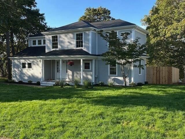 Exterior, Facade, American Foursquare