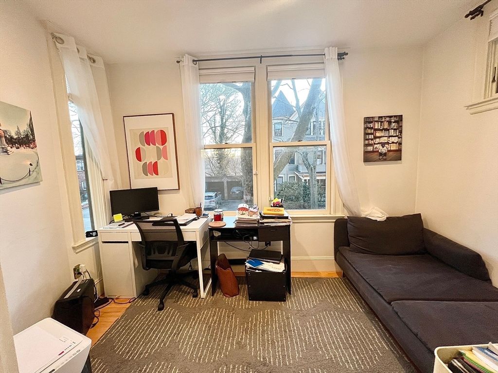 Home Office, Interior