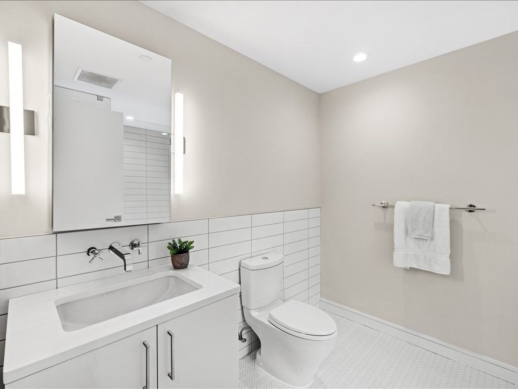 Bathroom, Interior, Recessed Lighting