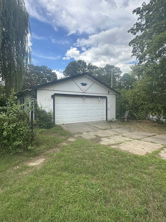 Backyard, Detached Garage, Exterior