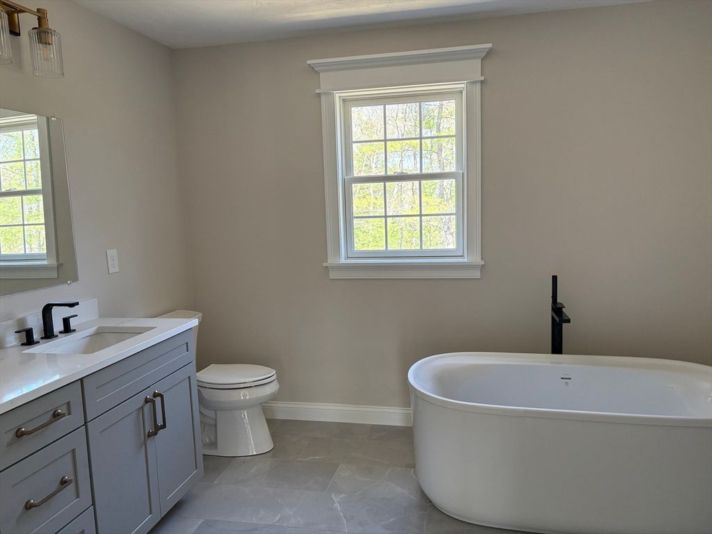 Bathroom, Free Standing Baths, Interior