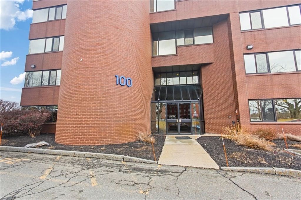 Exterior, Facade, Brick Facade, Rowhouse