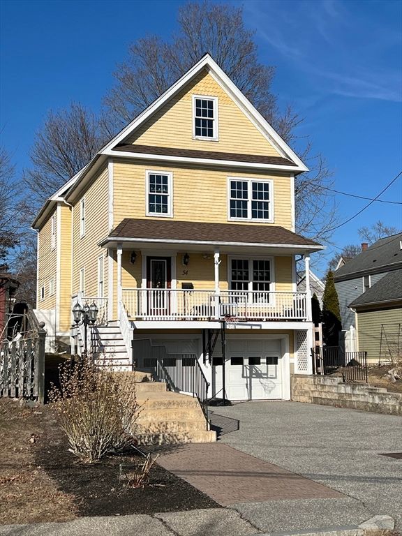 Exterior, Facade, Queen Anne Victorian