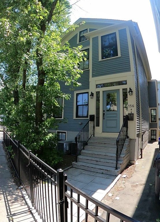 Exterior, Facade, Queen Anne Victorian