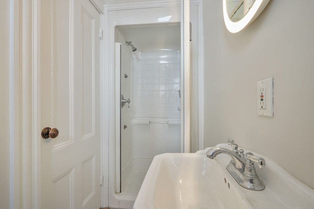 Bathroom, Free Standing Baths, Interior