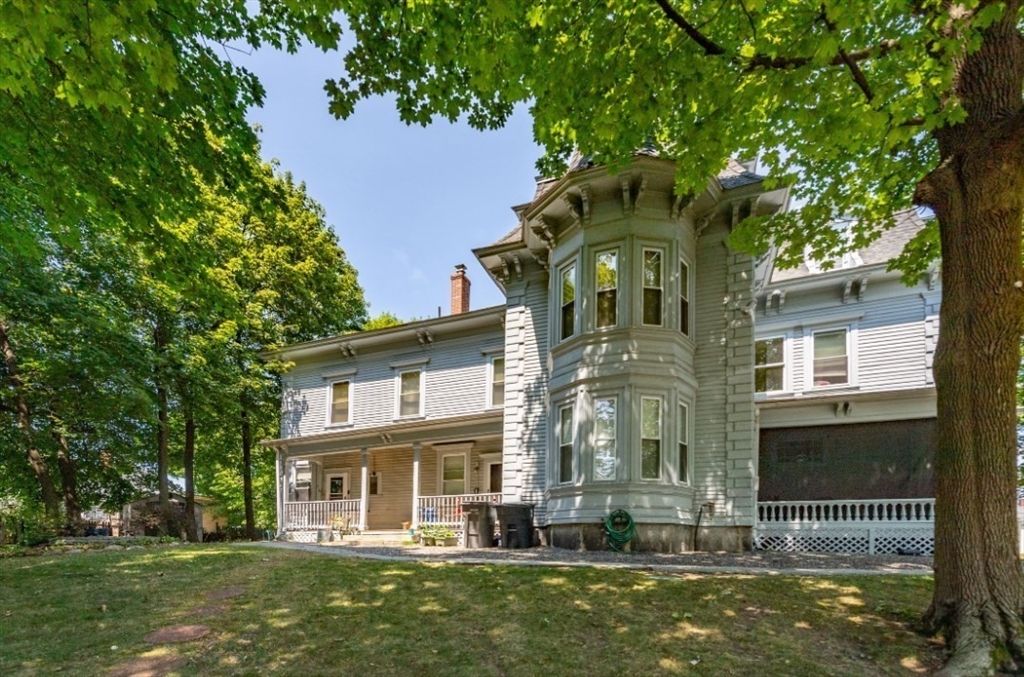 Backyard, Exterior, Facade, Queen Anne Victorian