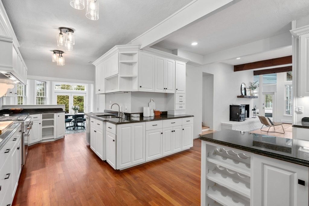 Dining room, Interior, Kitchen, Recessed Lighting, Wood Texture Flooring