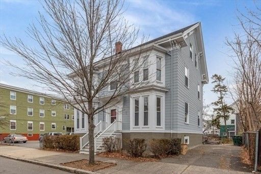 Exterior, Facade, Georgian