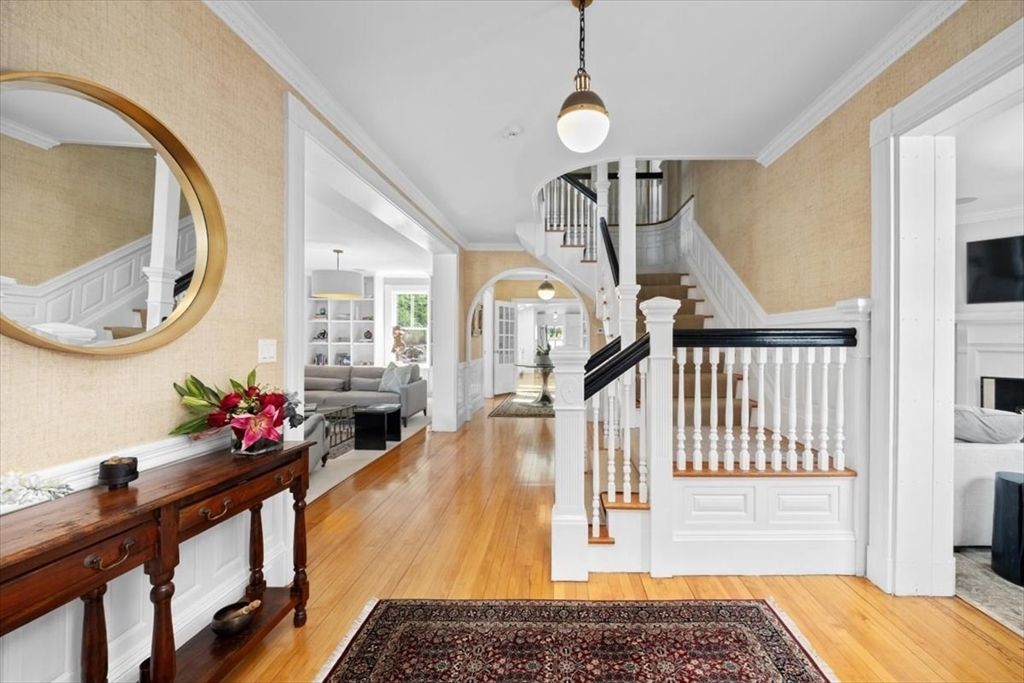 Interior, Living room, Pendant Lights, Wood Texture Flooring