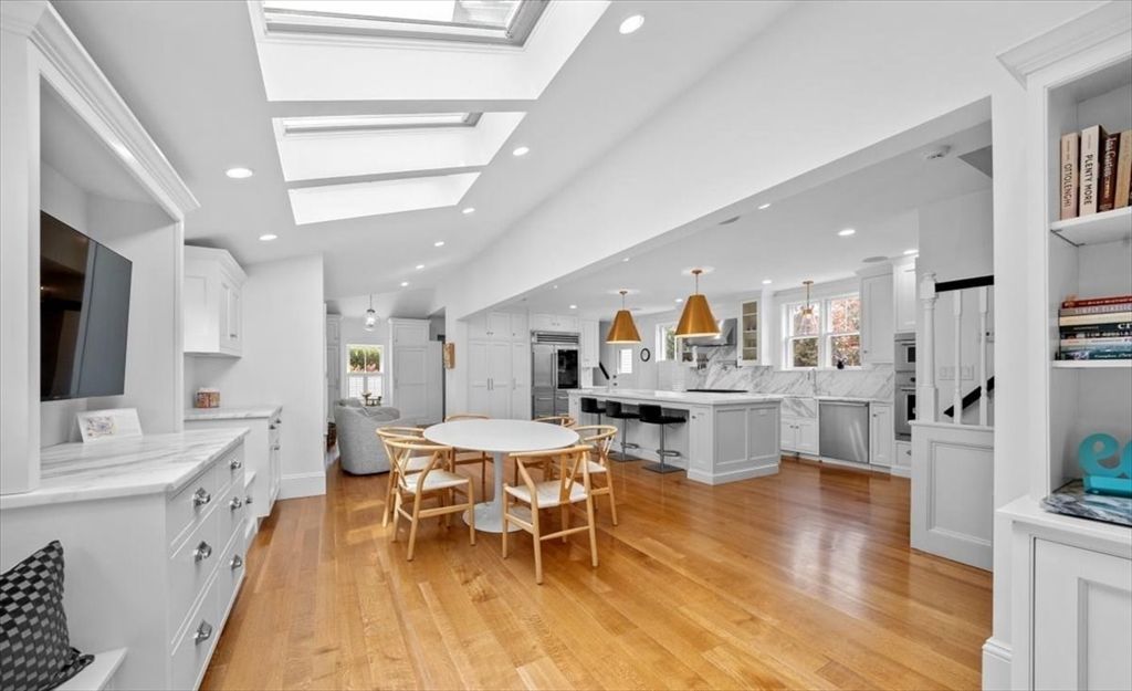 Dining room, Glass Ceilings, Interior, Kitchen, Marble Walls, Pendant Lights, Recessed Lighting, Wood Texture Flooring
