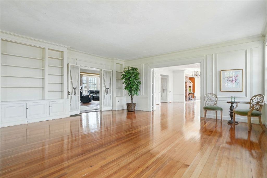 Chandelier, Empty room, Interior, Wood Texture Flooring