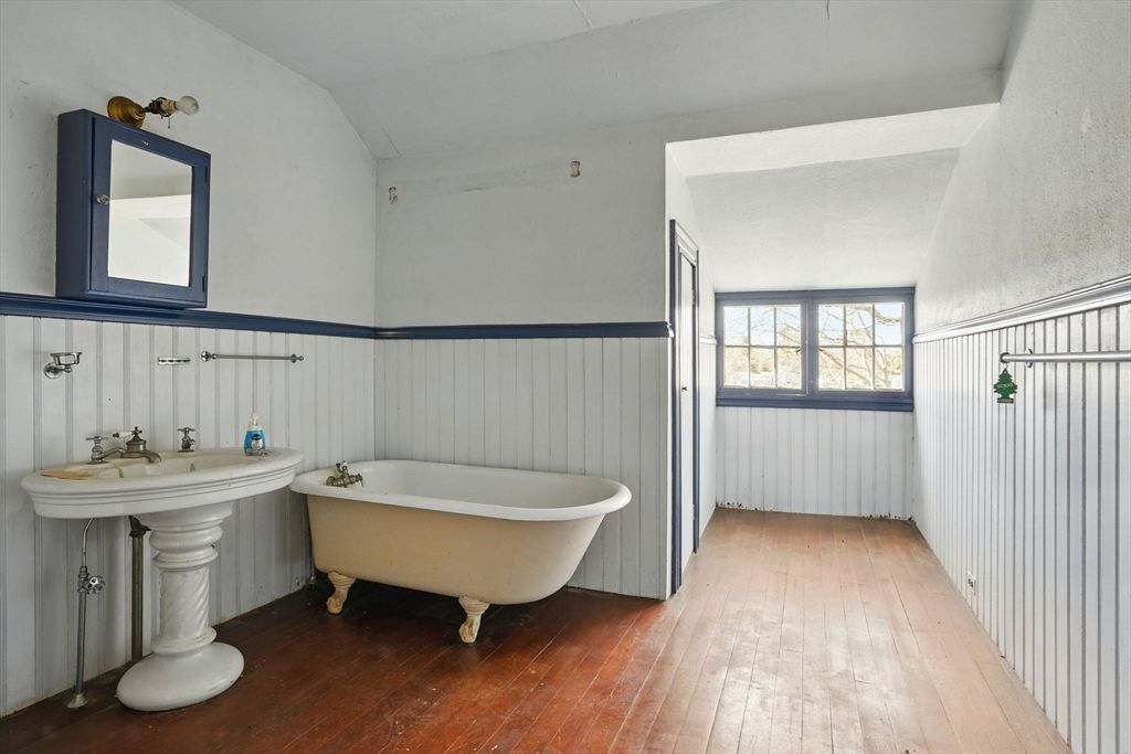 Bathroom, Free Standing Baths, Interior, Wood Texture Flooring