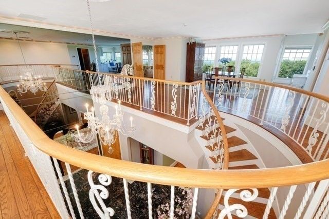 Chandelier, Interior