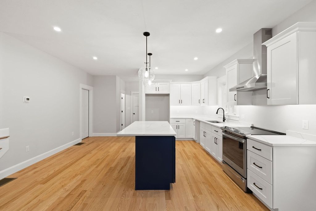 Interior, Kitchen, Pendant Lights, Recessed Lighting, Wood Texture Flooring