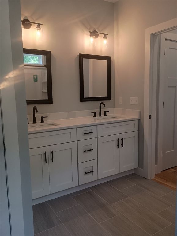 Bathroom, Dual Sink Vanities, Interior