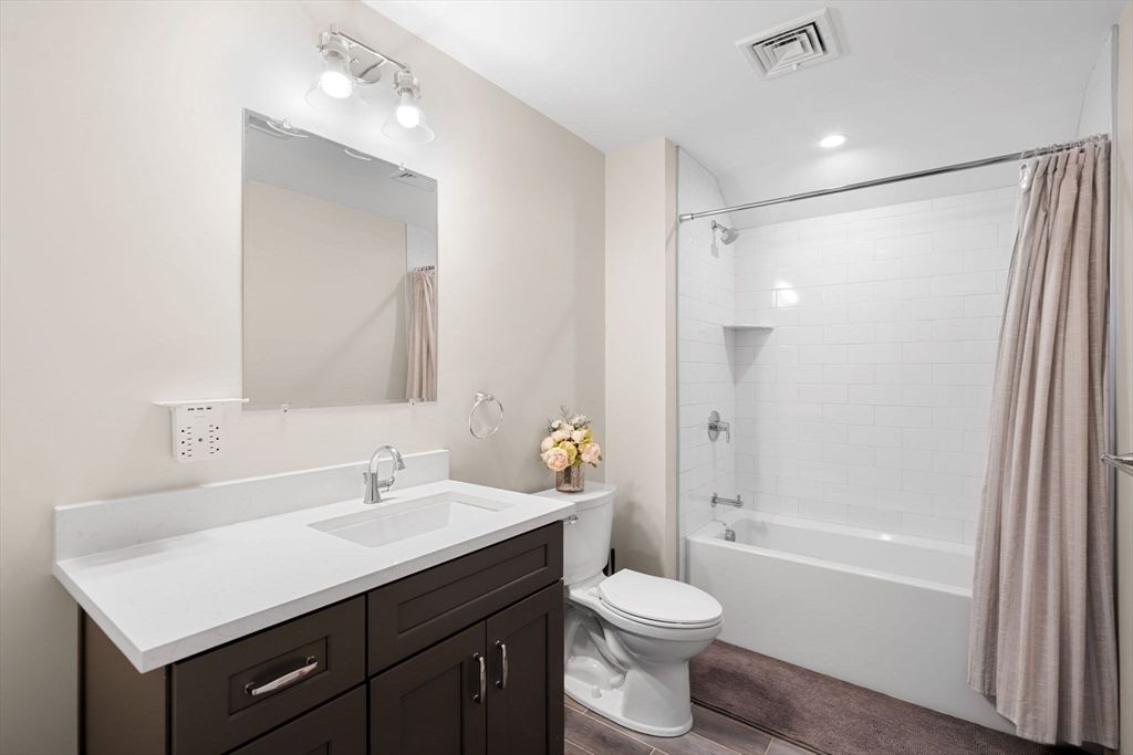Bathroom, Interior, Recessed Lighting, Wood Texture Flooring