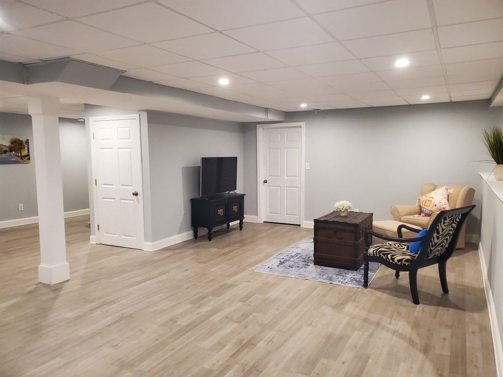 Interior, Recessed Lighting, Wood Texture Flooring