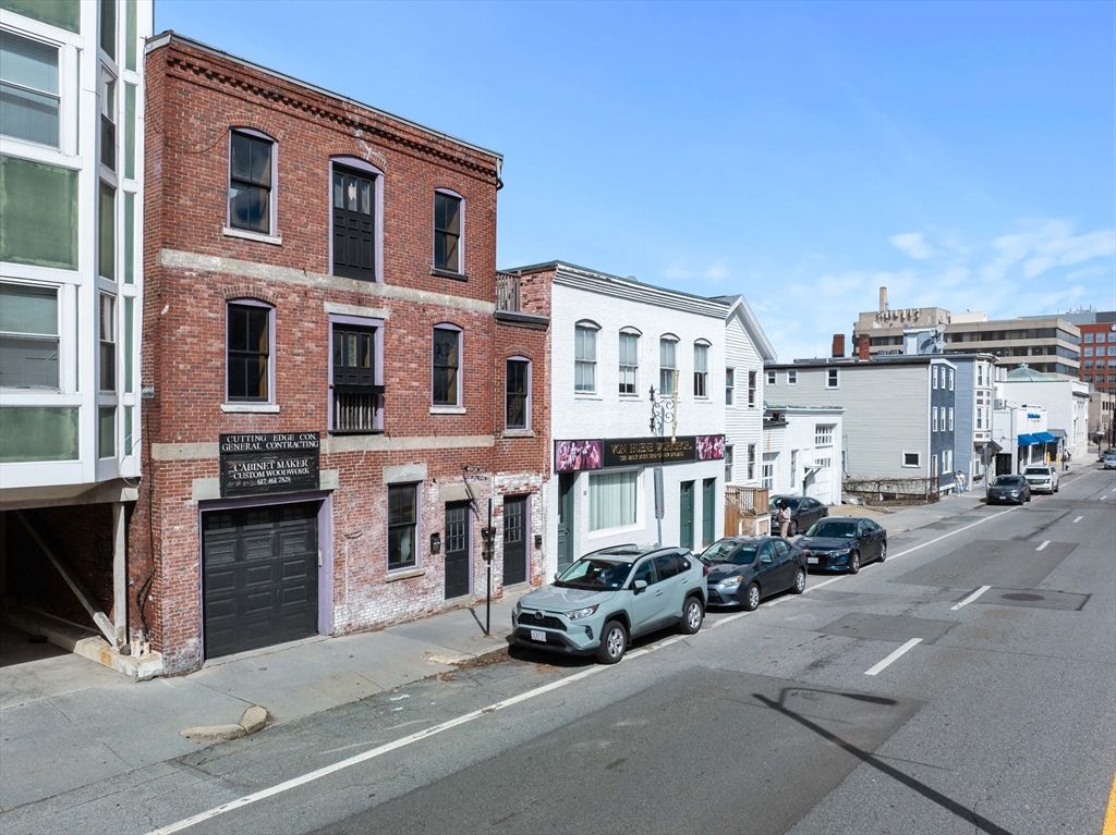 Attached, Exterior, Facade, Brick Facade, Rowhouse