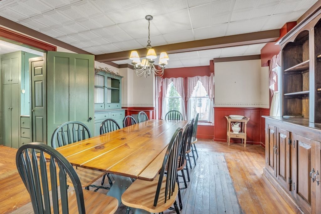 Chandelier, Dining room, Interior, Wood Texture Flooring