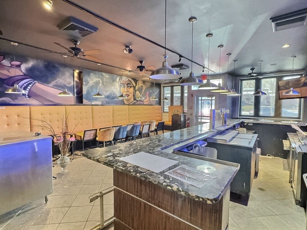 Dining room, Interior, Pendant Lights, Recessed Lighting