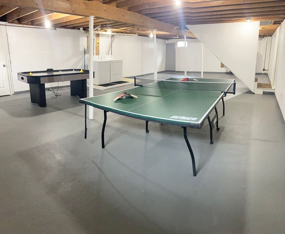 Game Room, Interior, Wooden Beams