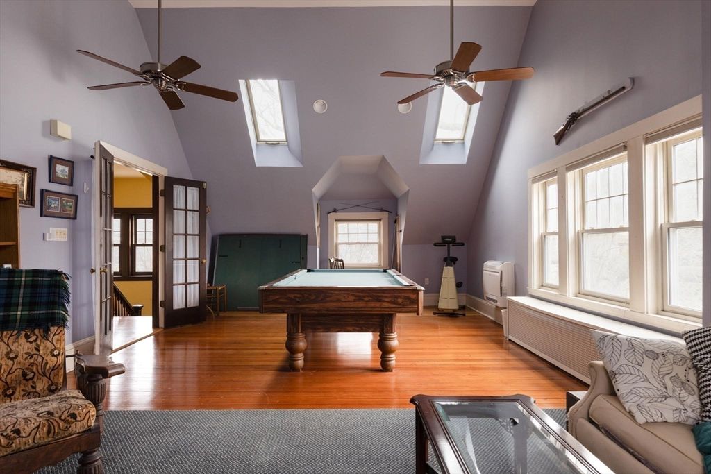 Billiard Table, Game Room, Interior, Wood Texture Flooring